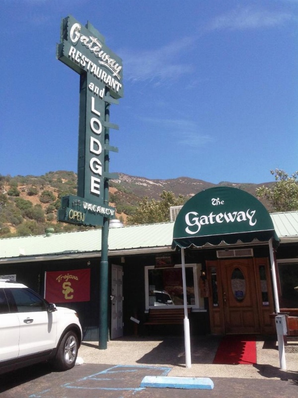 The Gateway Restaurant & Lodge image 28